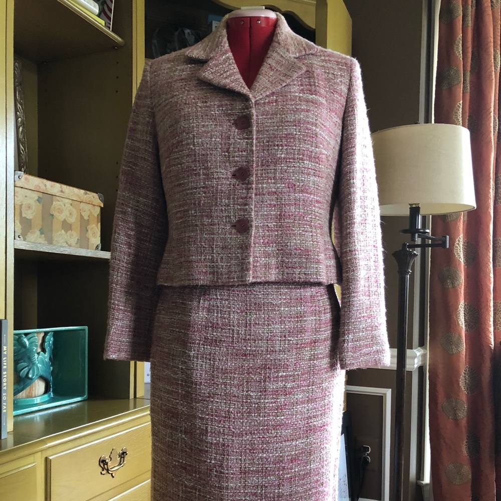 Bill Blass 2-piece skirt suit